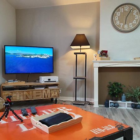 شقة بُيزانكون  في La Loge Marola المظهر الخارجي الصورة